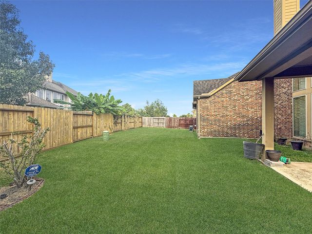 13505 Sweet Wind Court, Pearland, TX 77584