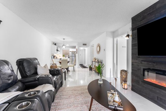 7500 NW 30th Place 123, Sunrise, FL 33313