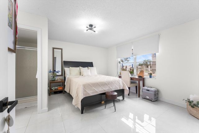 7500 NW 30th Place 123, Sunrise, FL 33313