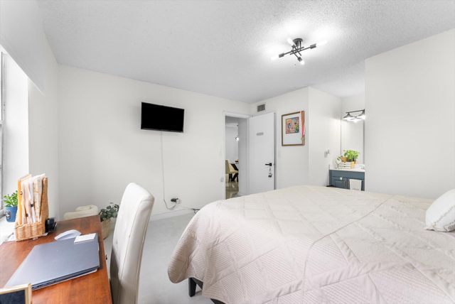 7500 NW 30th Place 123, Sunrise, FL 33313