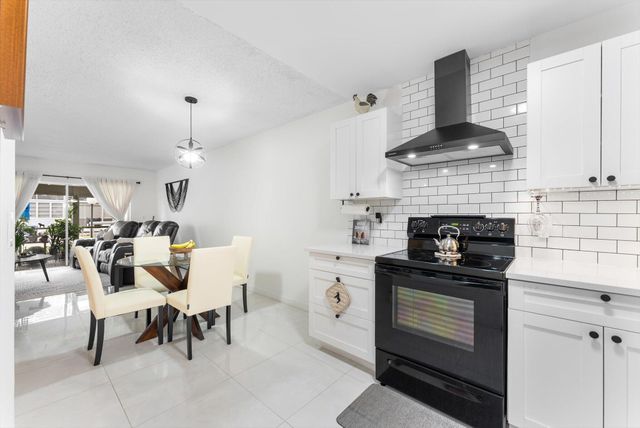 7500 NW 30th Place 123, Sunrise, FL 33313