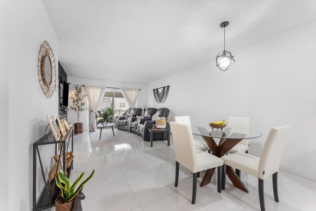 7500 NW 30th Place 123, Sunrise, FL 33313