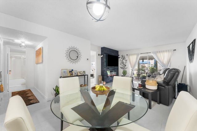 7500 NW 30th Place 123, Sunrise, FL 33313