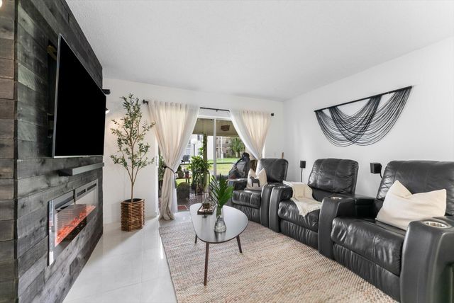 7500 NW 30th Place 123, Sunrise, FL 33313