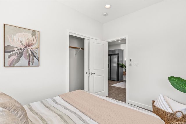 642 N Vineyard Boulevard E, Honolulu, HI 96817