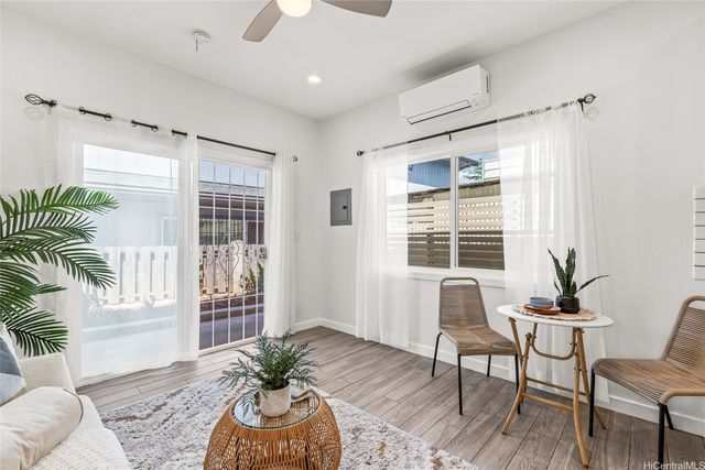 642 N Vineyard Boulevard E, Honolulu, HI 96817