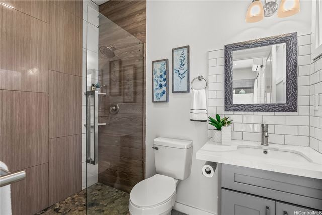 642 N Vineyard Boulevard E, Honolulu, HI 96817