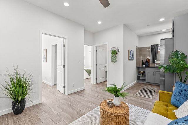 642 N Vineyard Boulevard E, Honolulu, HI 96817