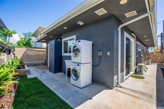 642 N Vineyard Boulevard E, Honolulu, HI 96817