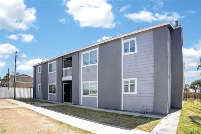 1304 Flower, Bakersfield, CA 93305