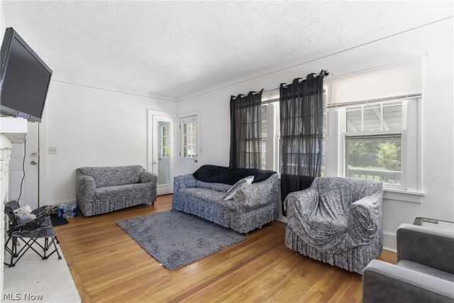 3333 Desota Avenue, Cleveland Heights, OH 44118