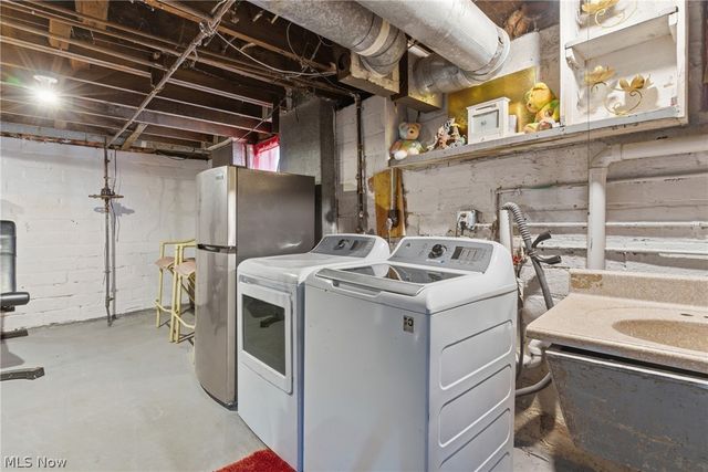 3333 Desota Avenue, Cleveland Heights, OH 44118