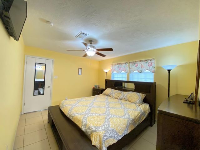 1414 Howell Avenue, La Marque, TX 77568