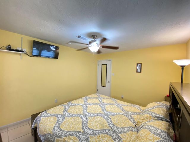 1414 Howell Avenue, La Marque, TX 77568
