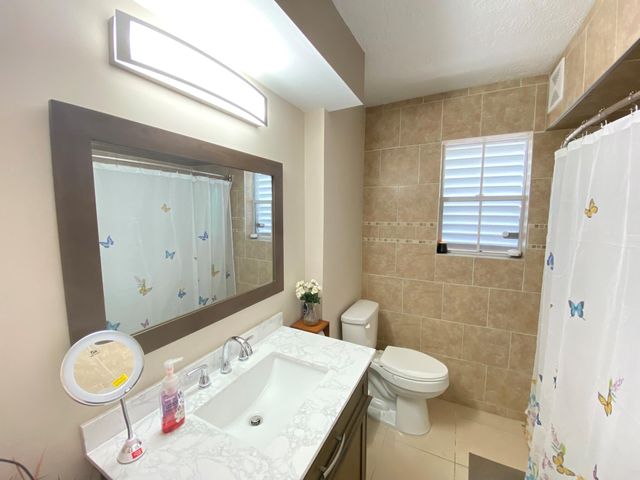 1414 Howell Avenue, La Marque, TX 77568