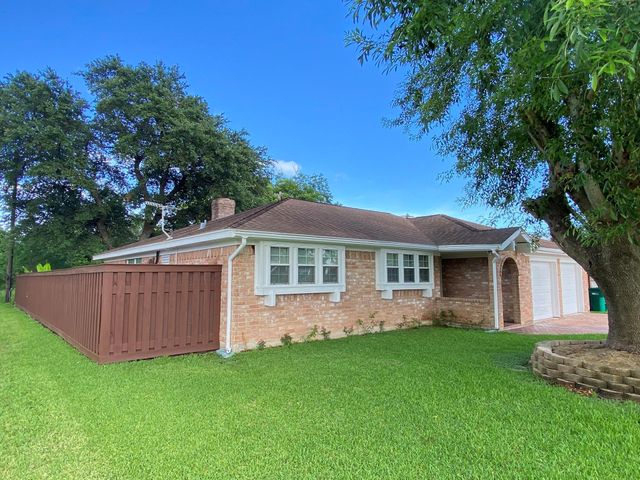 1414 Howell Avenue, La Marque, TX 77568