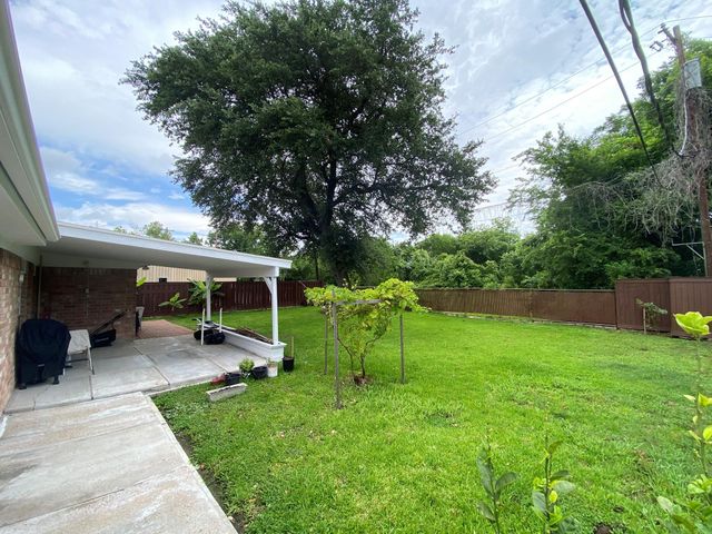 1414 Howell Avenue, La Marque, TX 77568