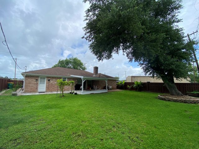 1414 Howell Avenue, La Marque, TX 77568