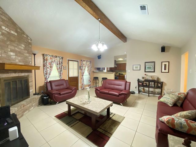 1414 Howell Avenue, La Marque, TX 77568