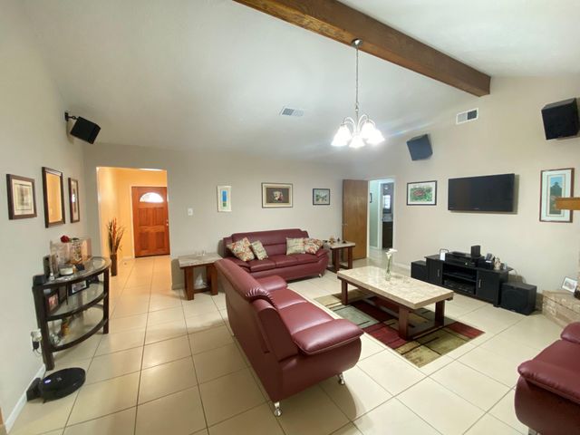 1414 Howell Avenue, La Marque, TX 77568