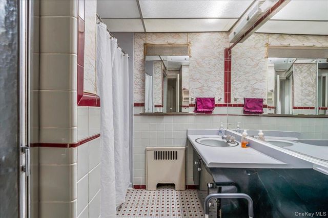 80-59 208th Street, Hollis Hills, NY 11427
