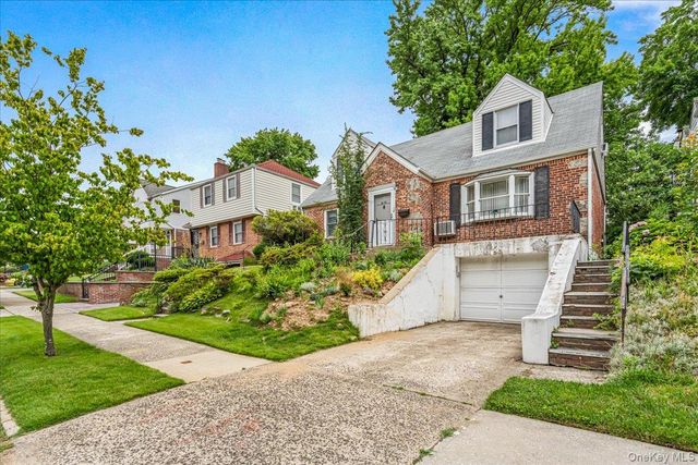 80-59 208th Street, Hollis Hills, NY 11427