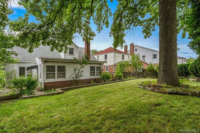80-59 208th Street, Hollis Hills, NY 11427