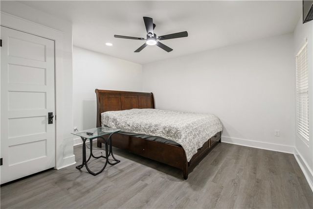 902 Post Oak Street, Hearne, TX 77859