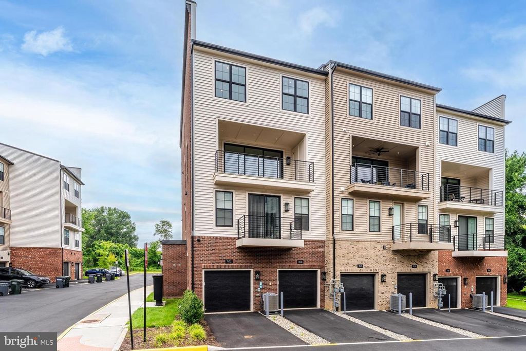 7474 BACKETT WOOD TER, Mclean, VA 22102