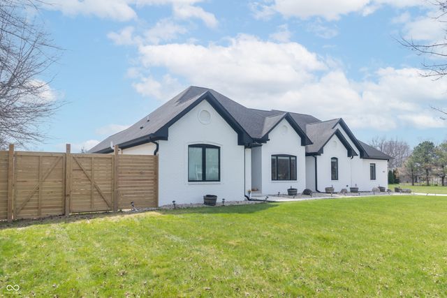 1715 E Twin Oak Boulevard, Greenfield, IN 46140