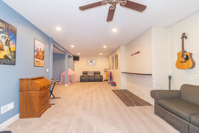 1715 E Twin Oak Boulevard, Greenfield, IN 46140