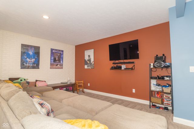 1715 E Twin Oak Boulevard, Greenfield, IN 46140