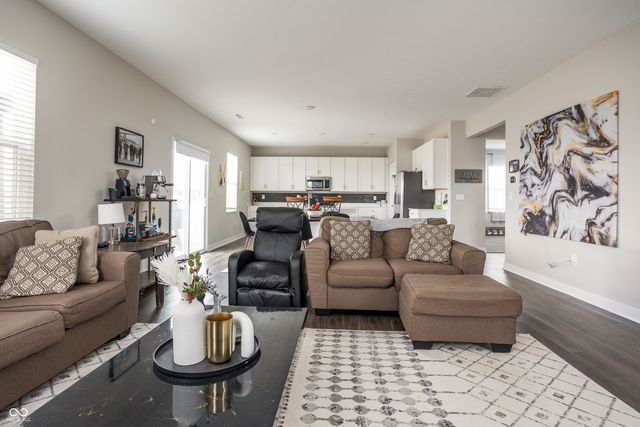 6962 Gem Creek Lane, Whitestown, IN 46075