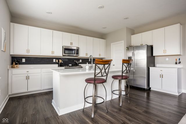 6962 Gem Creek Lane, Whitestown, IN 46075