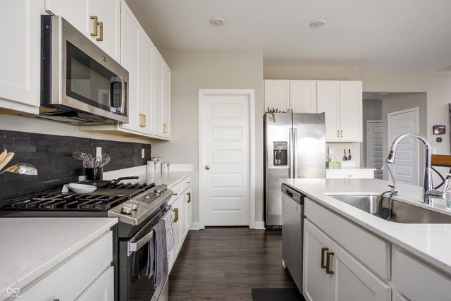 6962 Gem Creek Lane, Whitestown, IN 46075