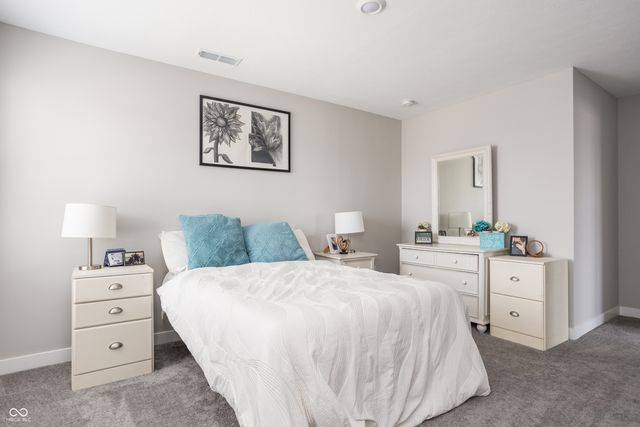 6962 Gem Creek Lane, Whitestown, IN 46075