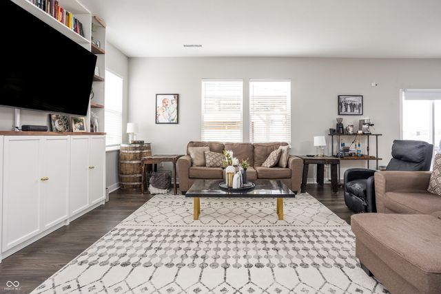 6962 Gem Creek Lane, Whitestown, IN 46075