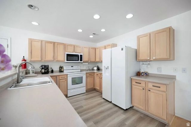 942 S COYOTE CV, Lehi, UT 84043