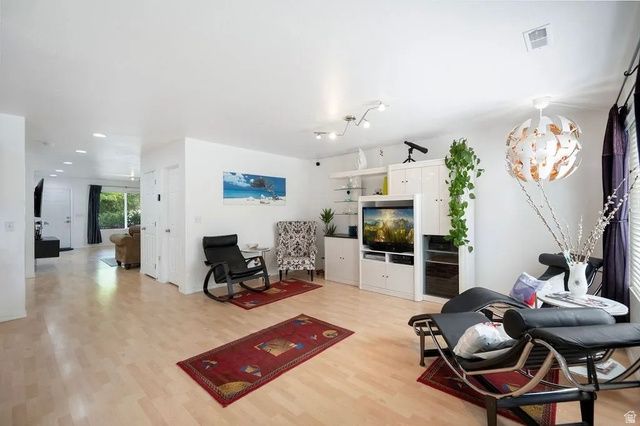 942 S COYOTE CV, Lehi, UT 84043