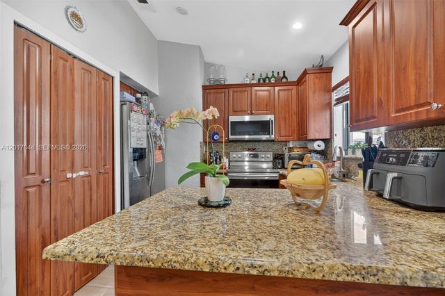15613 SW 63rd Ter, Miami, FL 33193