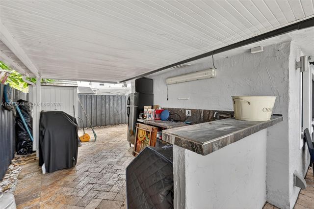 15613 SW 63rd Ter, Miami, FL 33193