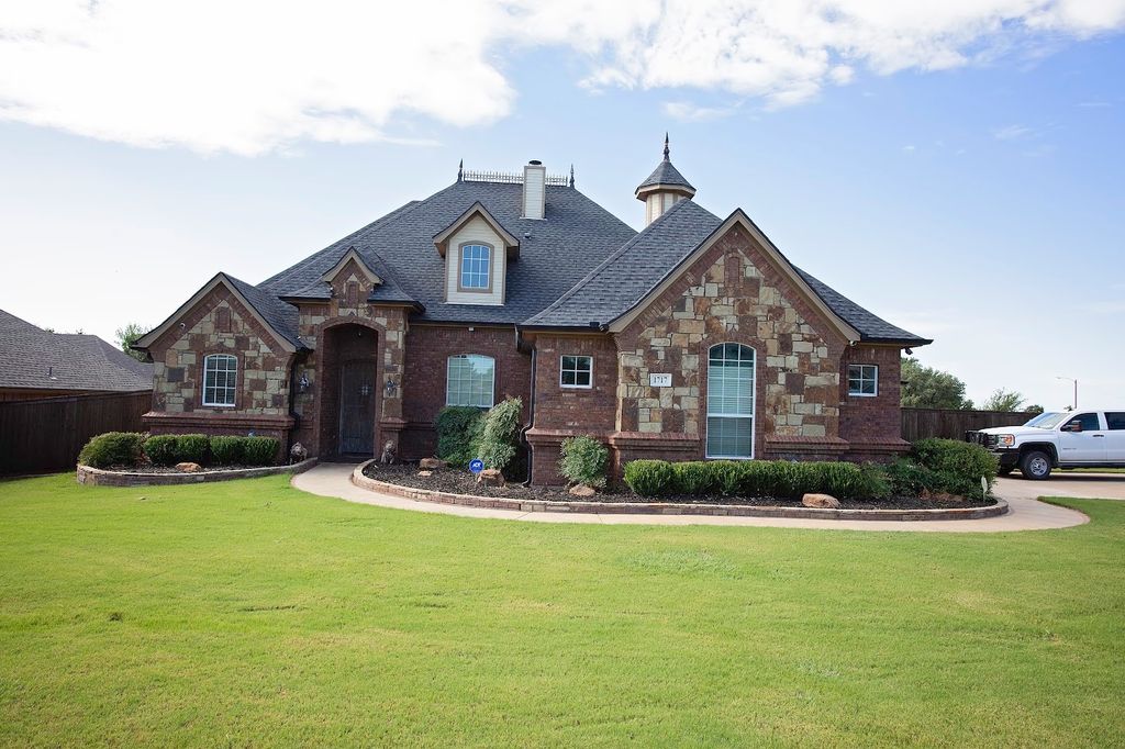 1717 Dakota Drive, Graham, TX 76450