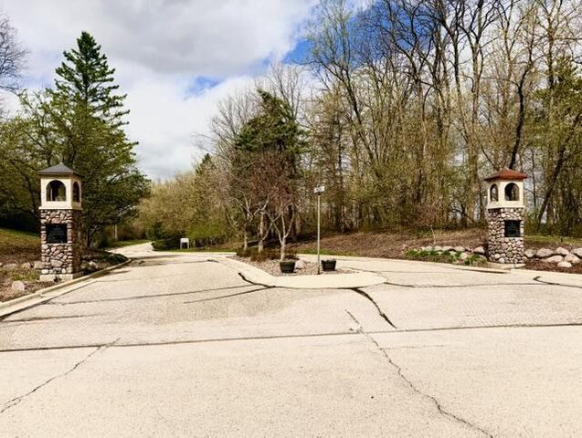 7078 Timblin DRIVE, West Bend, WI 53090