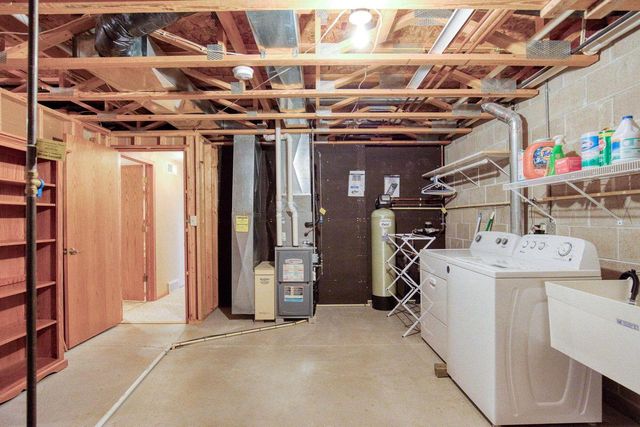 7078 Timblin DRIVE, West Bend, WI 53090
