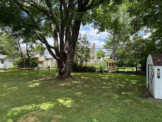 23 W WOODLAND AVE, Springfield, PA 19064