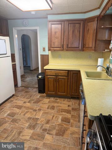 23 W WOODLAND AVE, Springfield, PA 19064