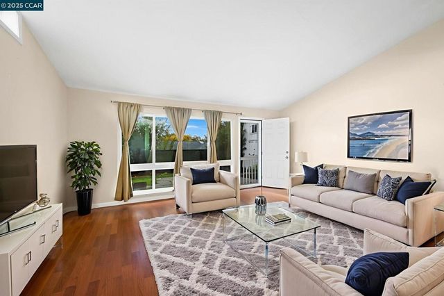 2140 Roskelley Dr, Concord, CA 94519