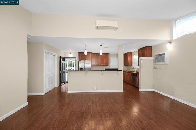 2140 Roskelley Dr, Concord, CA 94519