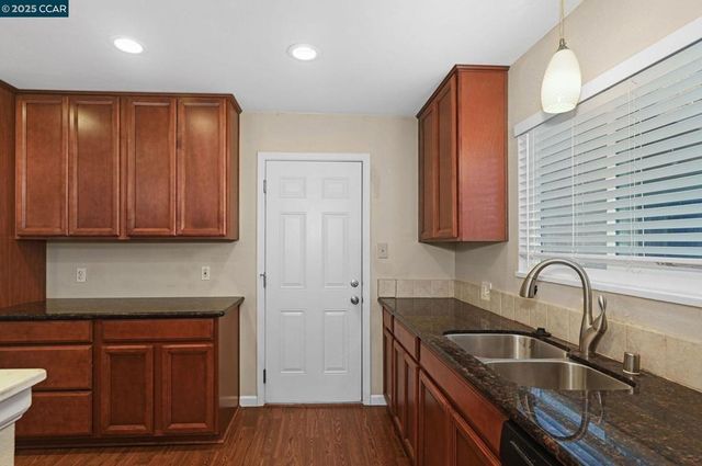 2140 Roskelley Dr, Concord, CA 94519