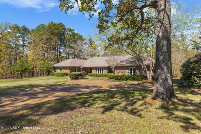 6145 Wirtz Road, Flowood, MS 39232